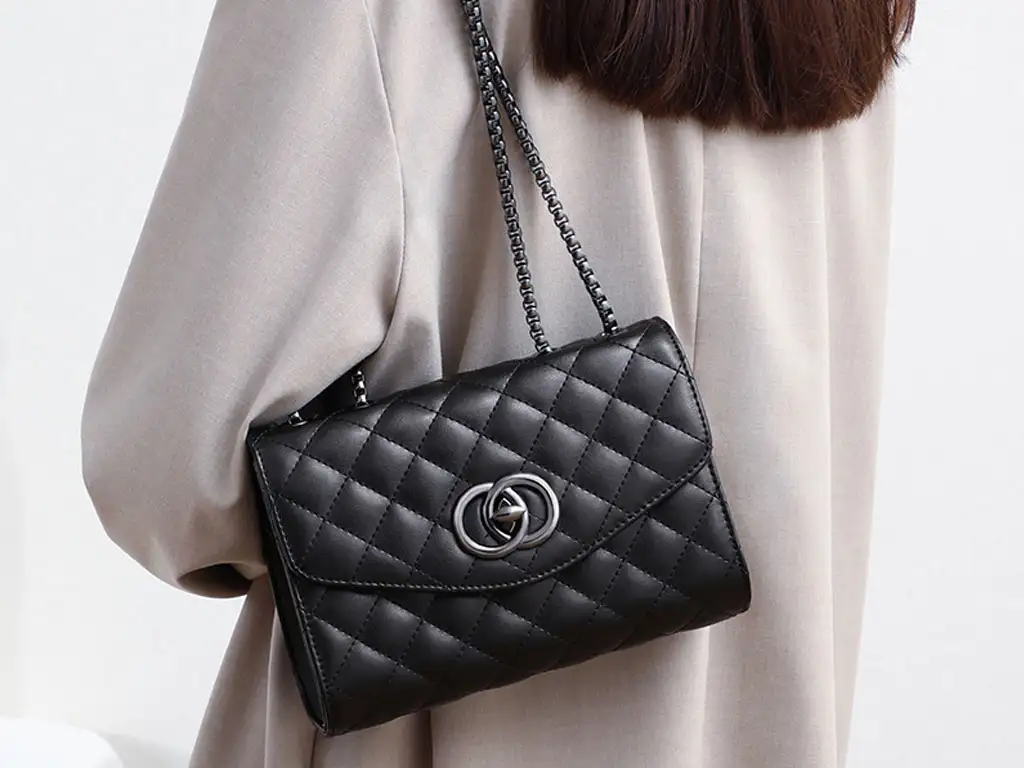 picture کیف دوشی زنانه چرمی Women's bag new style 2023 genuine leather 8882