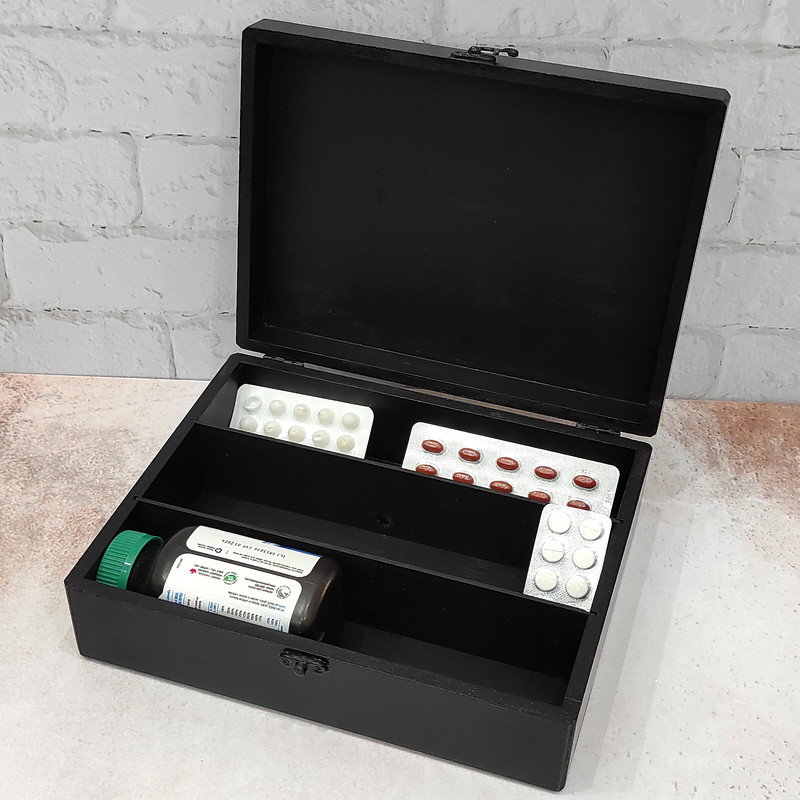 picture جعبه دارو و کمک‌های اولیه مدل برجسته کدm2025